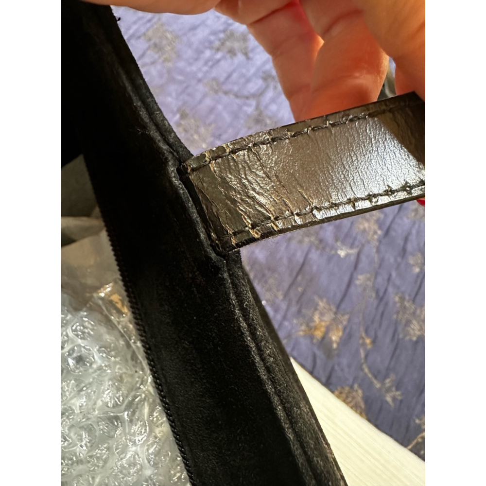 Gucci Black Suede Large Tote w/ Crossbody Strap - Picture 4 of 16
